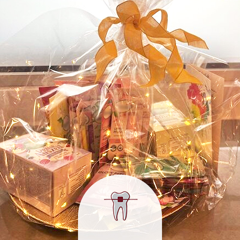 Geschenk an Dr. Gedigk von einer Patienten-Mutter